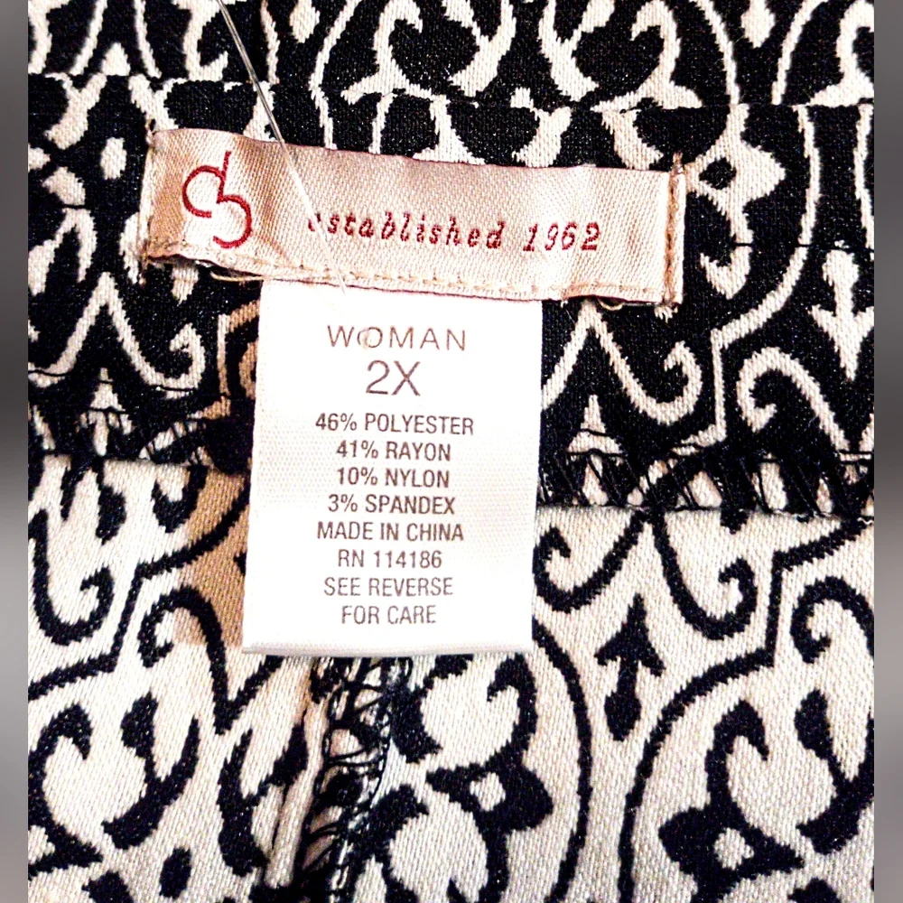🦩dressbarn est 1962 PLUS SIZE pullon black white Geometric Paisley print 2x
